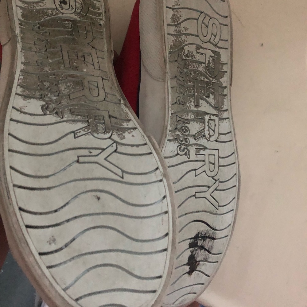 Red sperrys - Picture 2 of 3